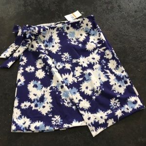 Wrap-style skirt with bow